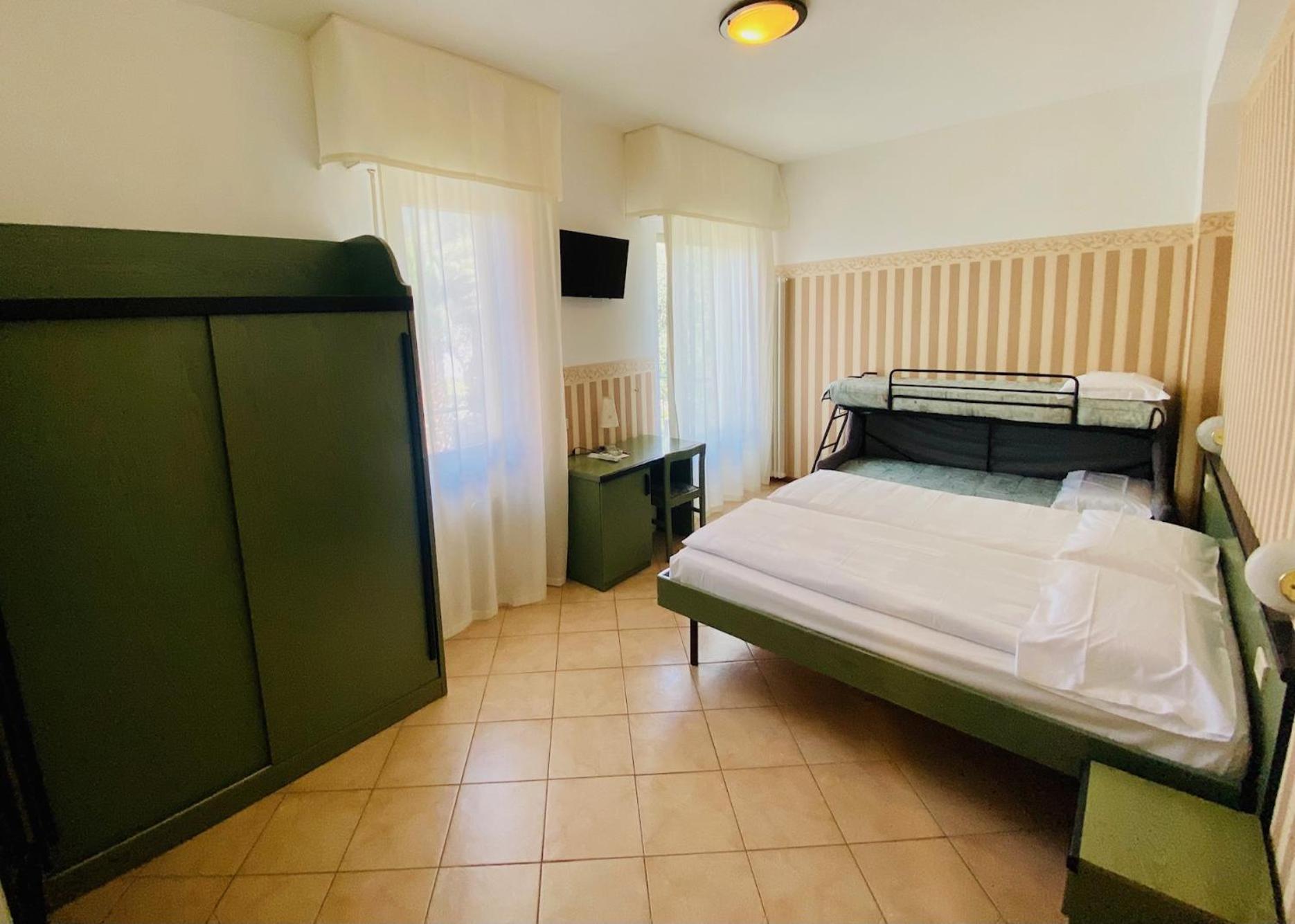 Hotel Ideal Malcesine Bagian luar foto