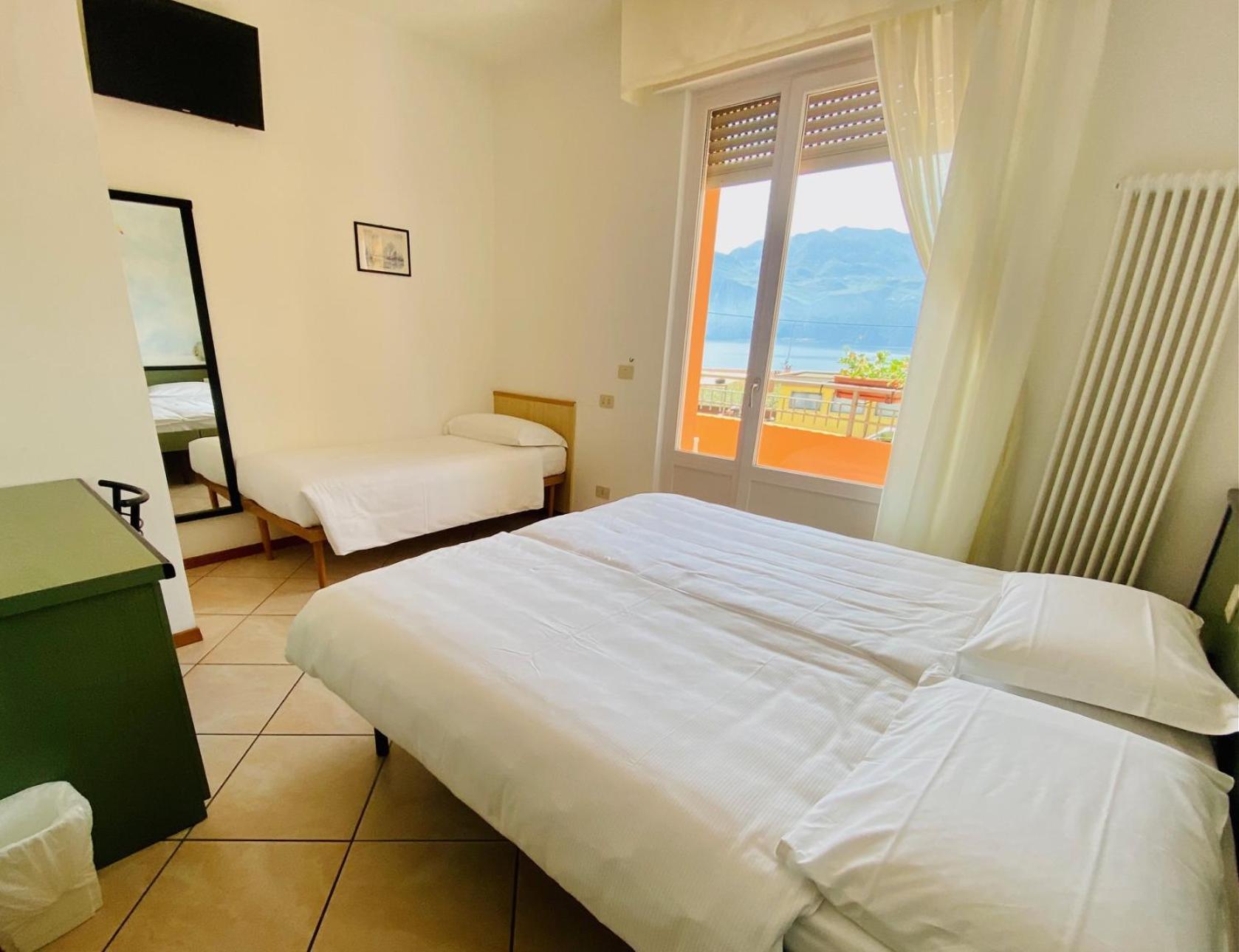 Hotel Ideal Malcesine Bagian luar foto