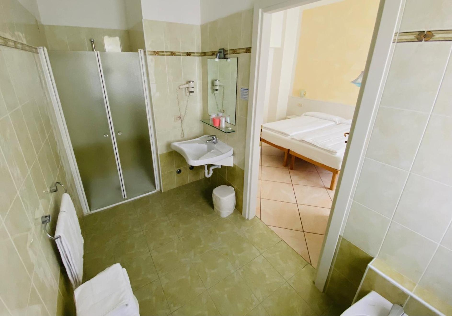 Hotel Ideal Malcesine Bagian luar foto