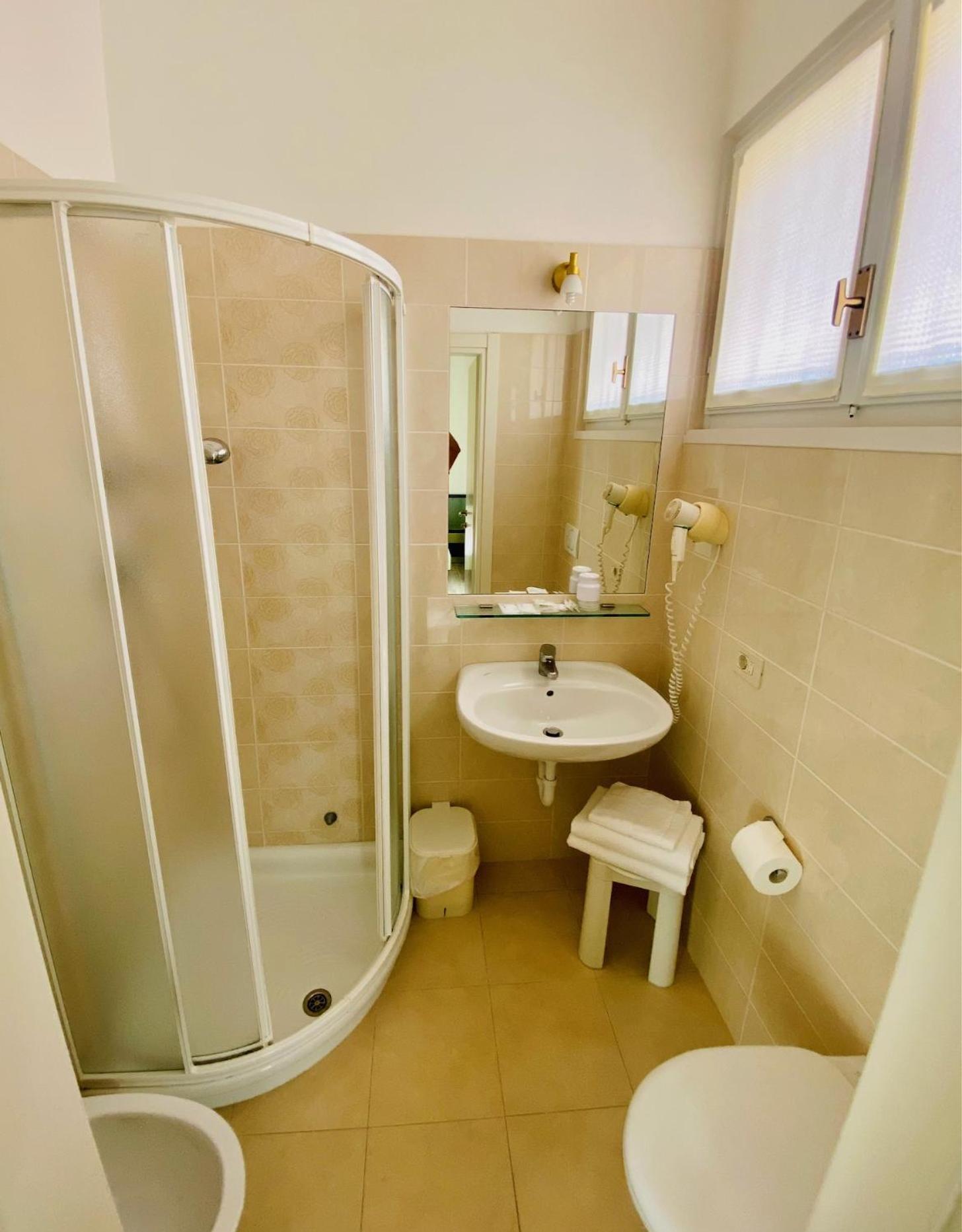 Hotel Ideal Malcesine Bagian luar foto