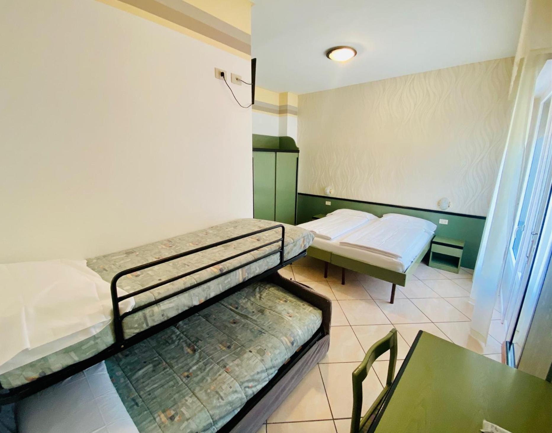 Hotel Ideal Malcesine Bagian luar foto