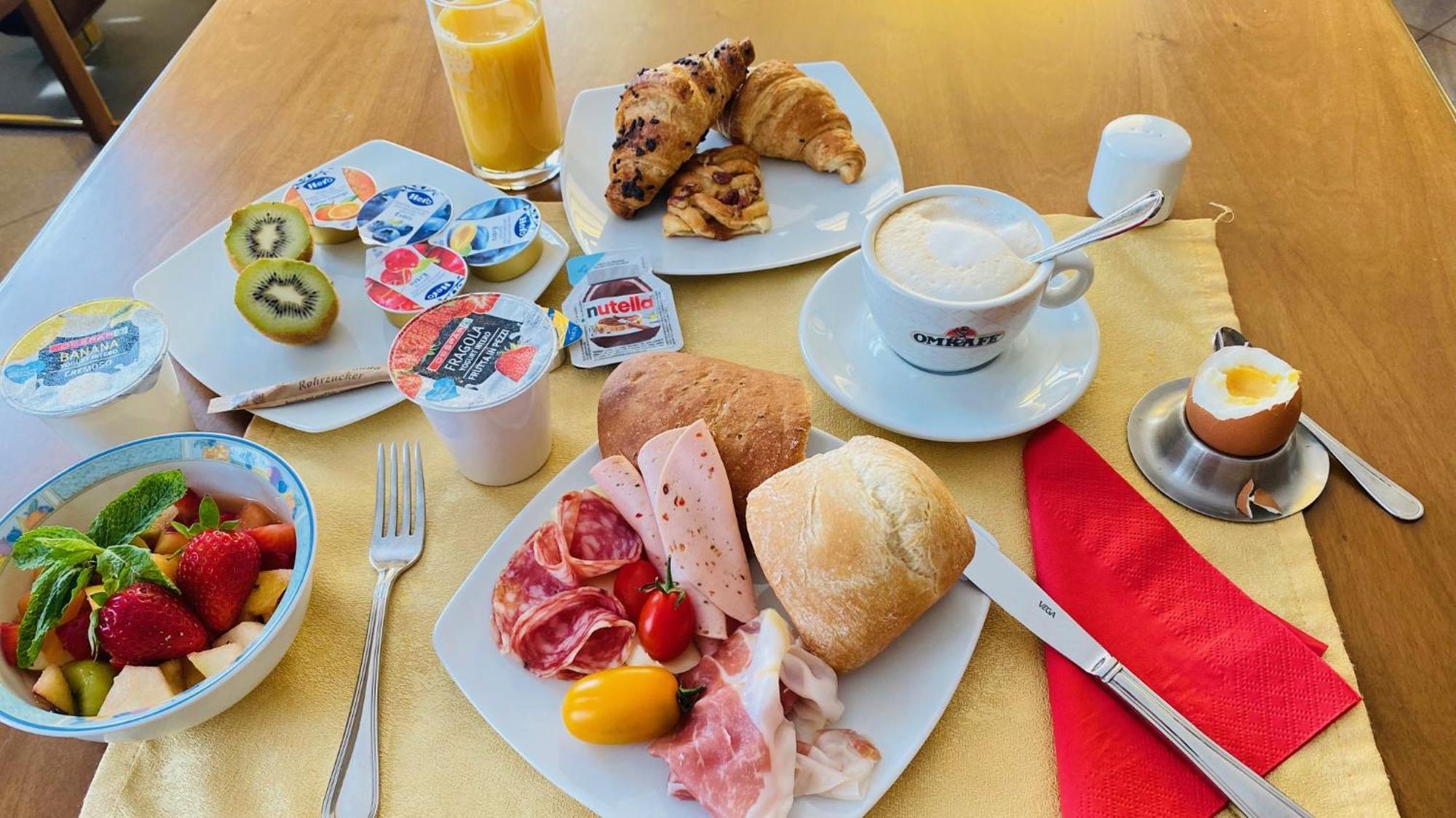 Hotel Ideal Malcesine Bagian luar foto