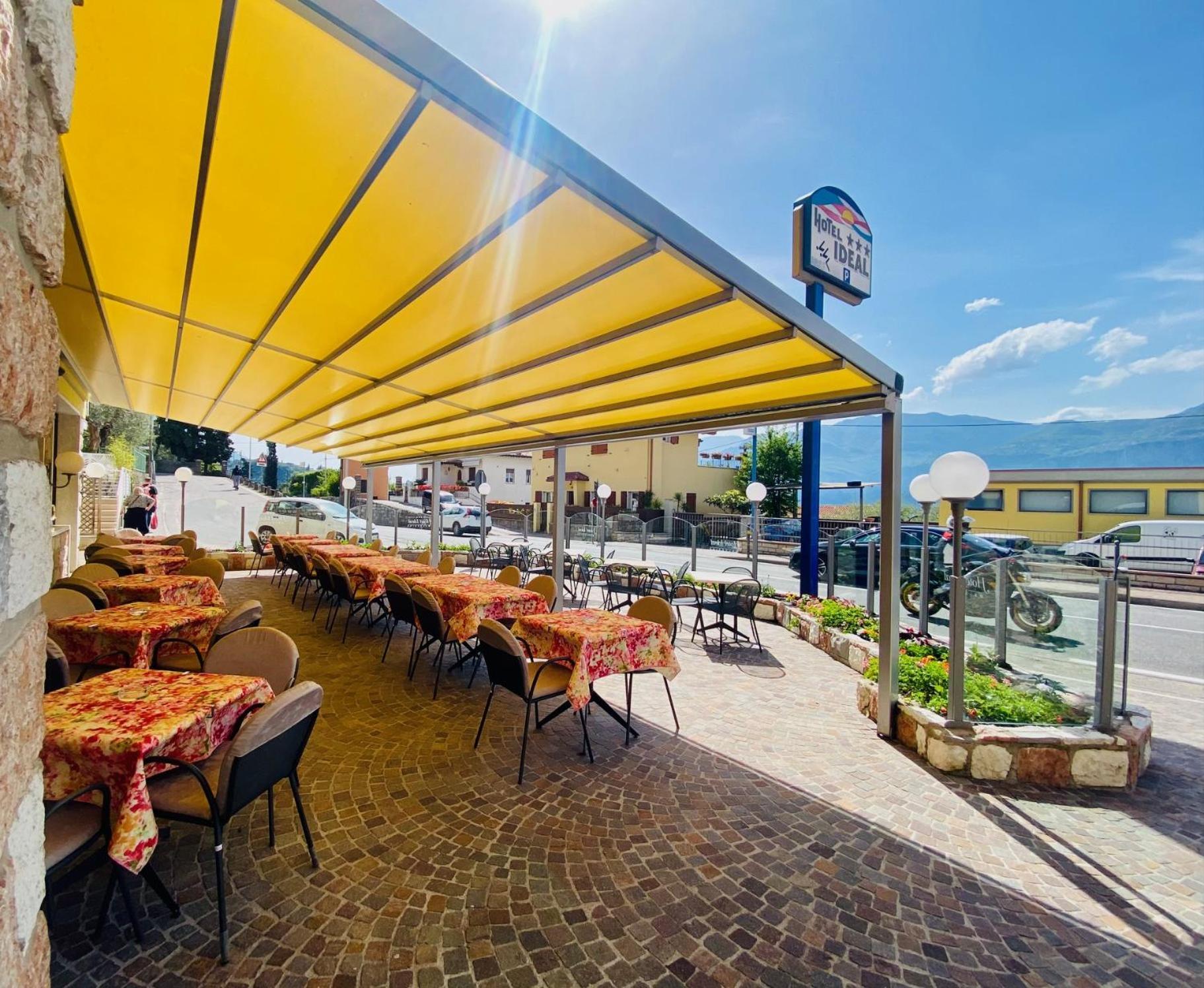 Hotel Ideal Malcesine Bagian luar foto
