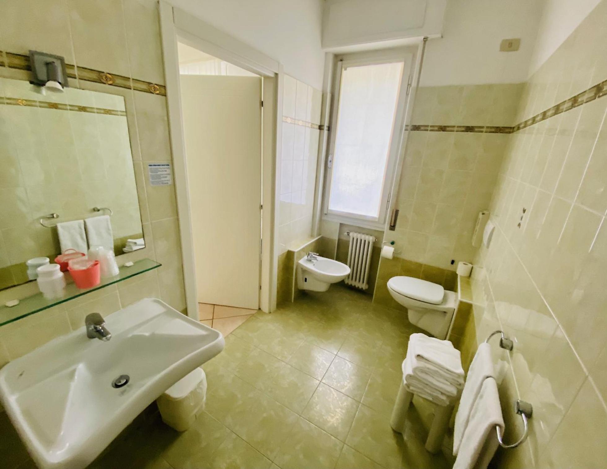 Hotel Ideal Malcesine Bagian luar foto