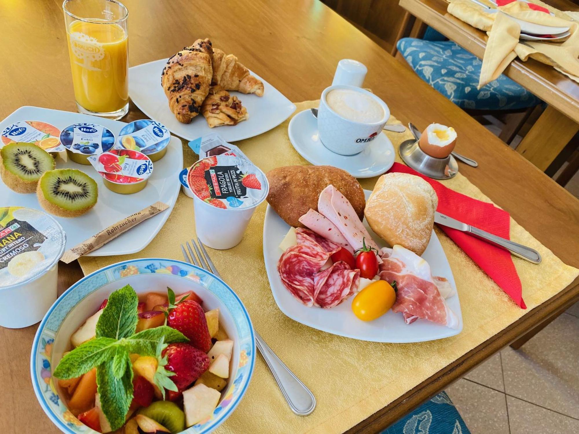 Hotel Ideal Malcesine Bagian luar foto