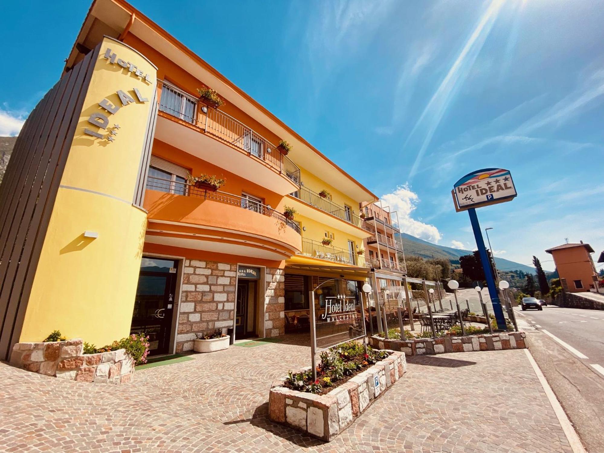 Hotel Ideal Malcesine Bagian luar foto